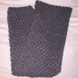 Old navy gray Crocheted scarf